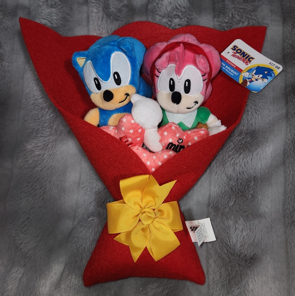 SEGA Sonic the Hedgehog & Amy Rose Valentine's Day Plush Bouquet NEW
